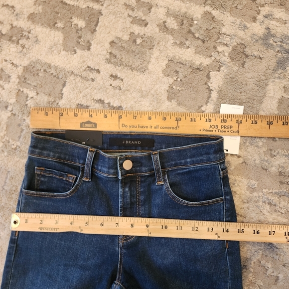 NWT J Brand 811 Stretch Denim Bermuda Shorts. Size 25. - Picture 9 of 16